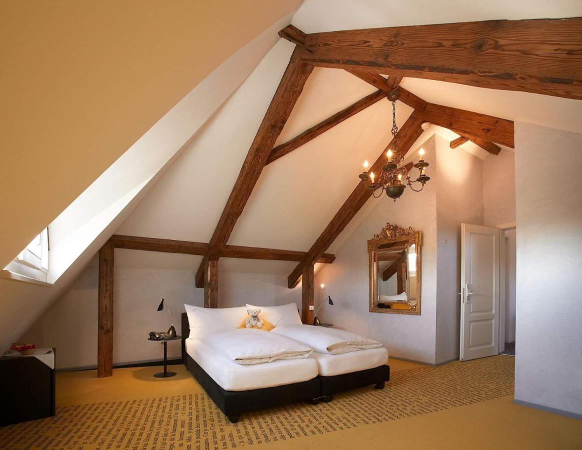 Romantik Hotel De L'Ours Sugiez Ngoại thất bức ảnh