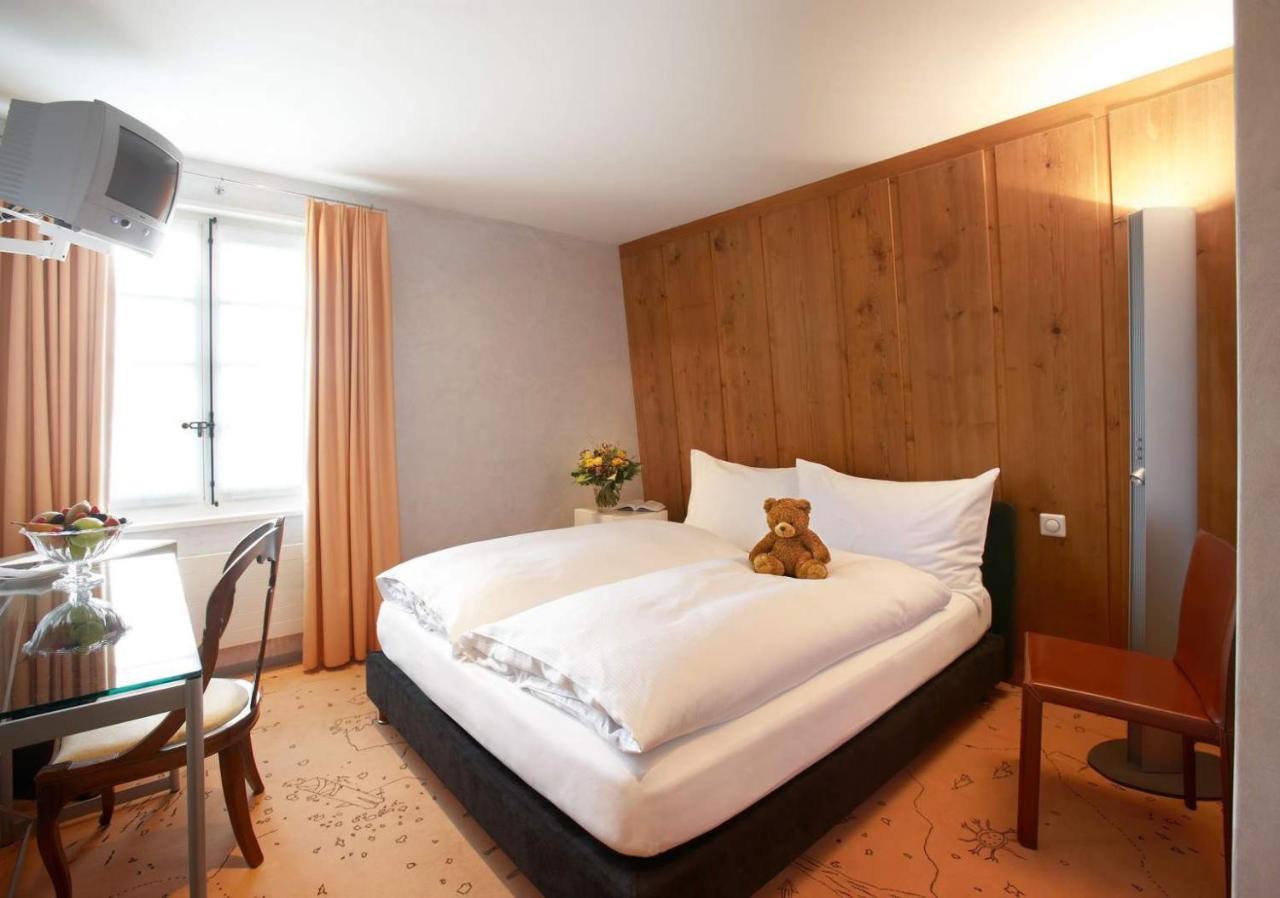 Romantik Hotel De L'Ours Sugiez Ngoại thất bức ảnh