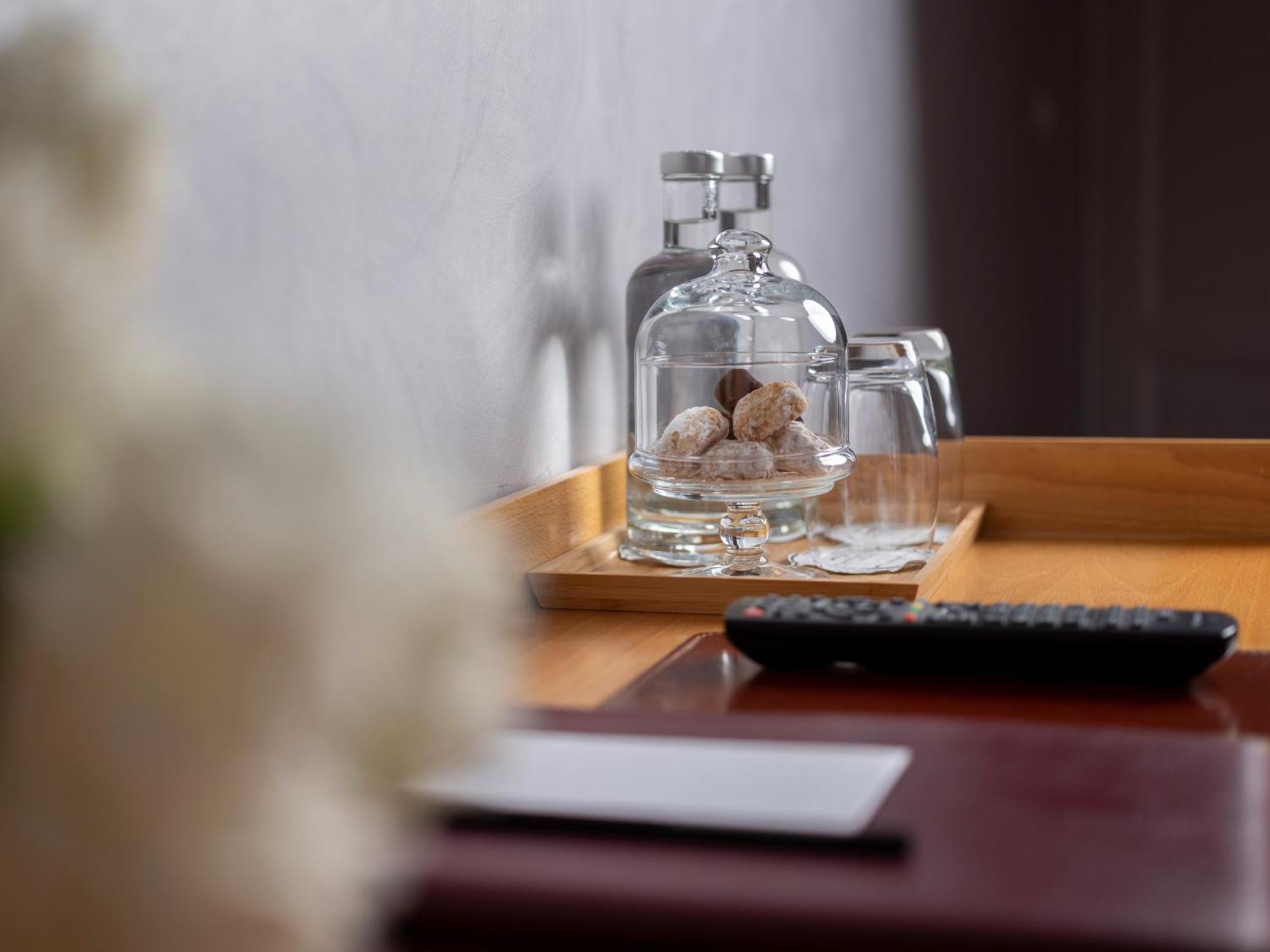 Romantik Hotel De L'Ours Sugiez Ngoại thất bức ảnh