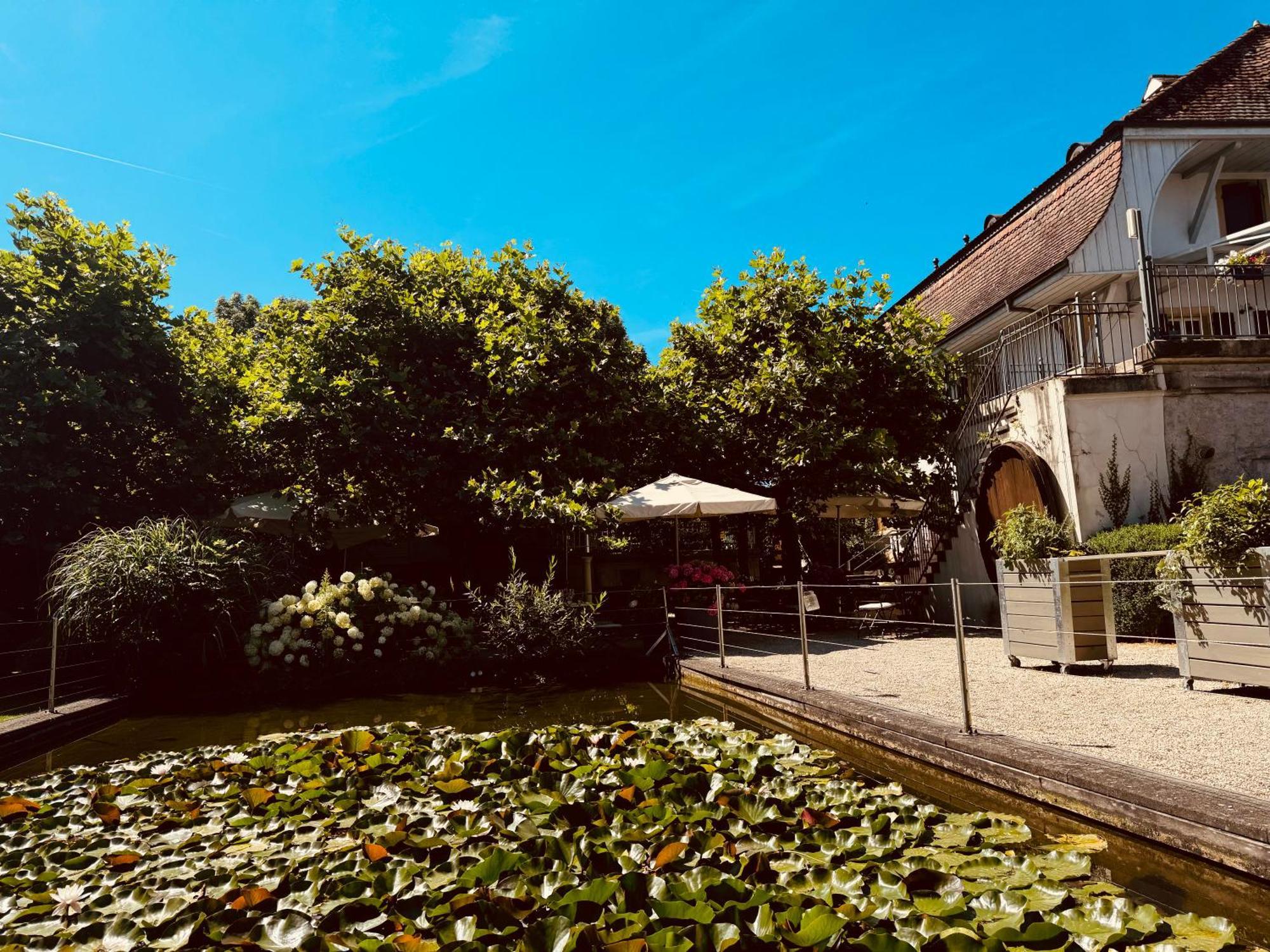 Romantik Hotel De L'Ours Sugiez Ngoại thất bức ảnh
